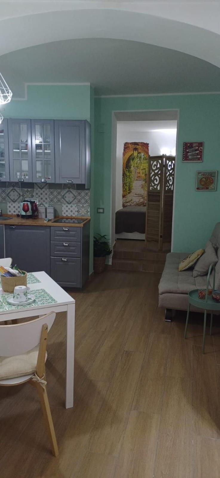 Small Neapolitan House Apartment
